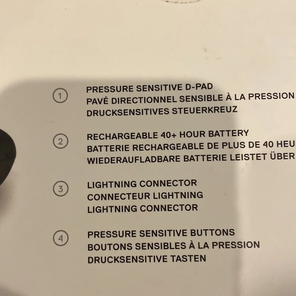 Wireless Remote Control for Apple T.V & Mac products NWT